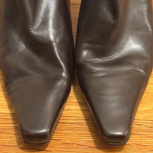 STUART WEITZMAN DARK BROWN ANKLE BOOTS 9.5 9 1/2 Square Pointed Toe Shoes Fall - Picture 4 of 10